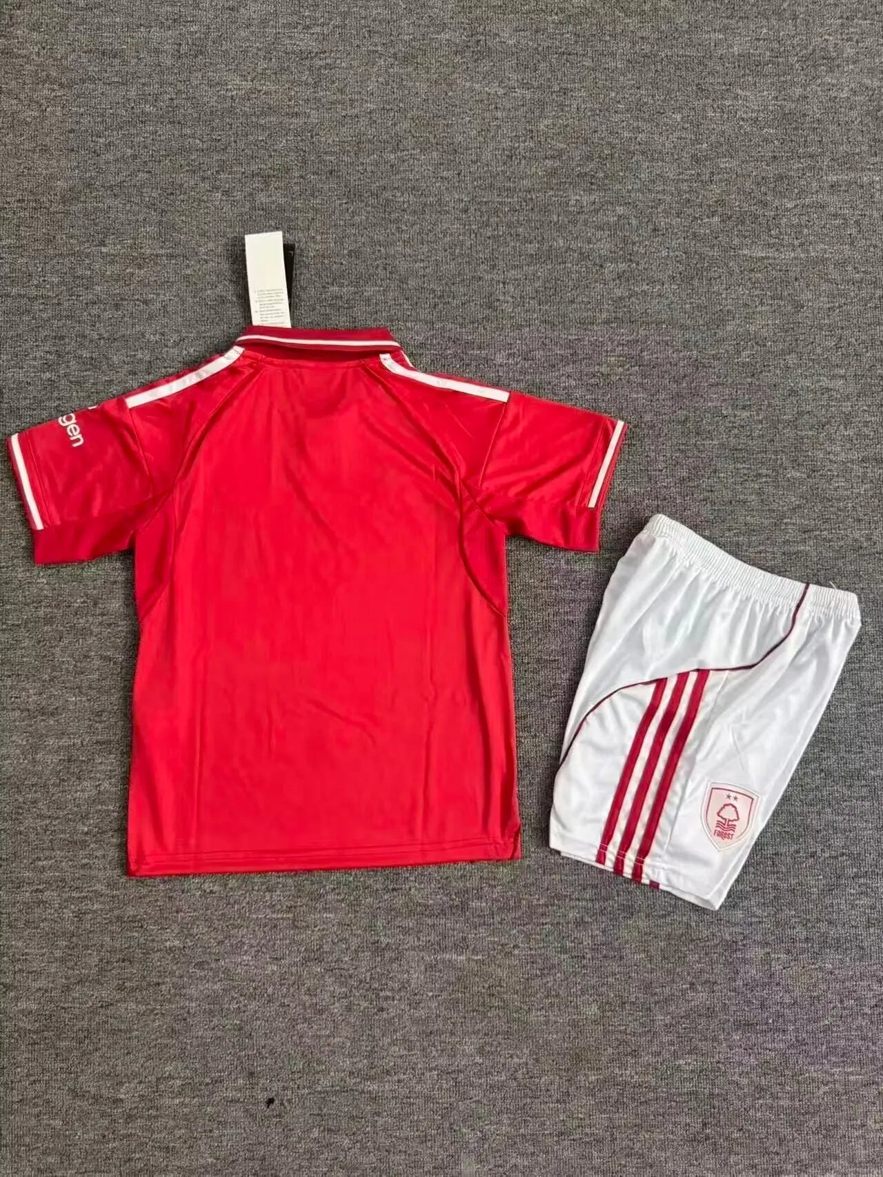 Maillot Enfant Nottingham Forest Domicile 2025/2026 Le Footballeur Shop