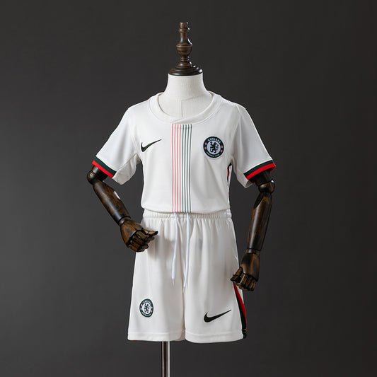 MAILLOT ET SHORT ENFANT CHELSEA EXTÉRIEUR 2025/2026