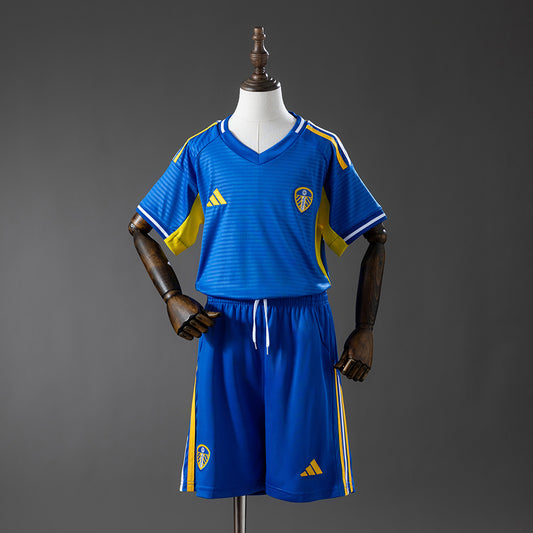 MAILLOT ET SHORT ENFANT LEEDS EXTÉRIEUR 2025/2026