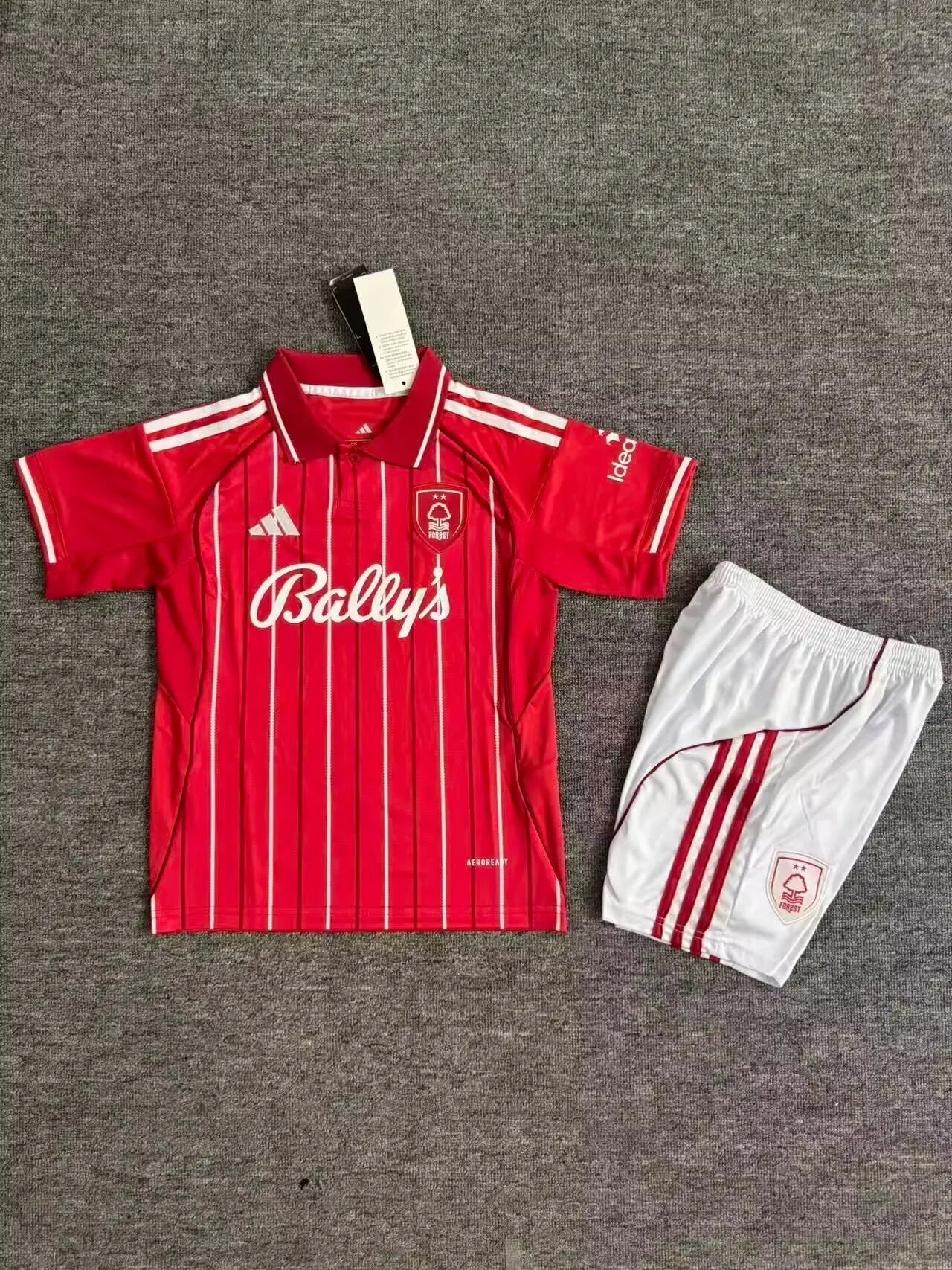 Maillot Enfant Nottingham Forest Domicile 2025/2026 Le Footballeur Shop