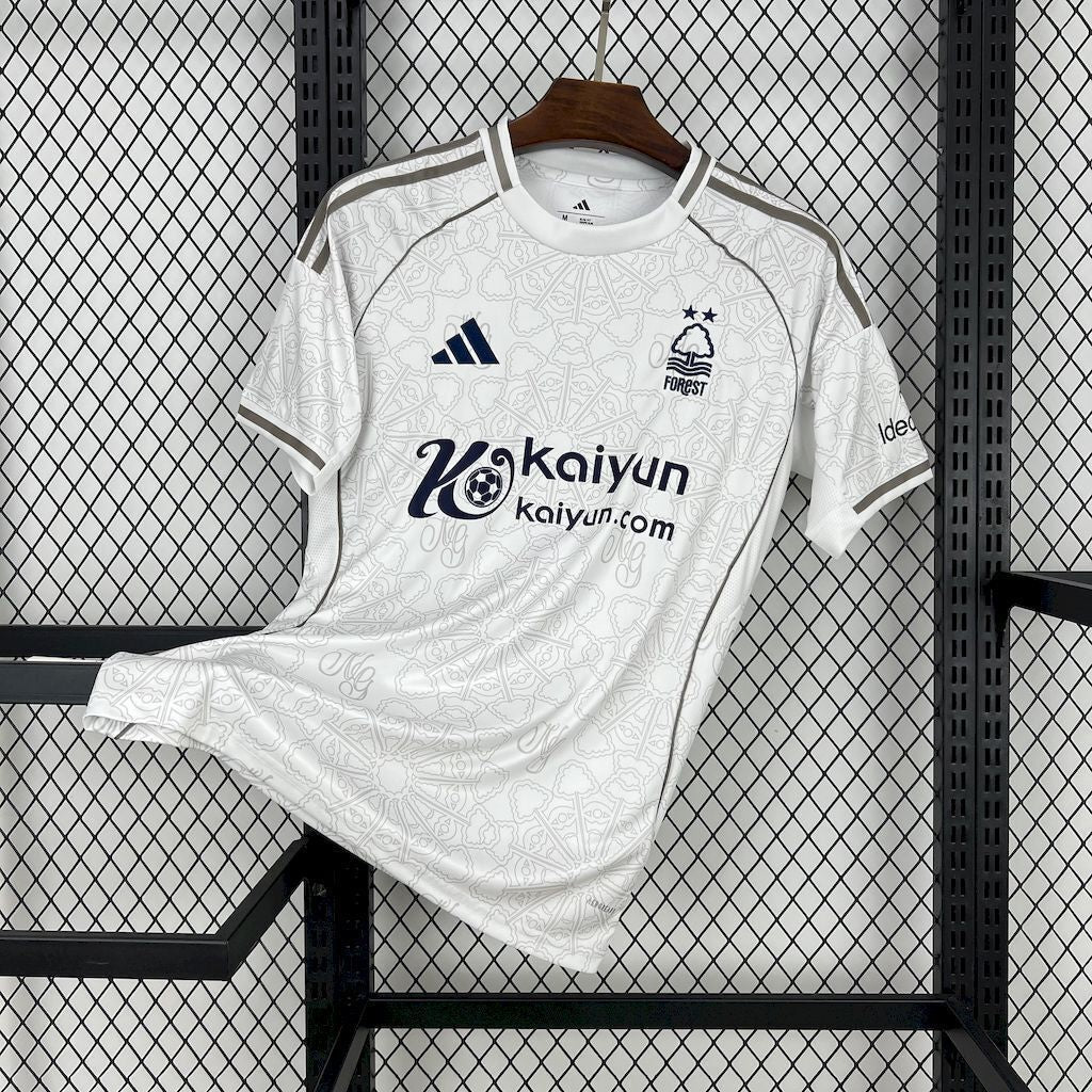Camiseta de visitante del Nottingham Forest 2025/2026